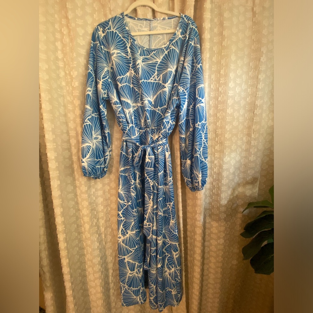 Blue and white maxi dress size 2XL.